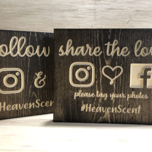 social media sharing signs